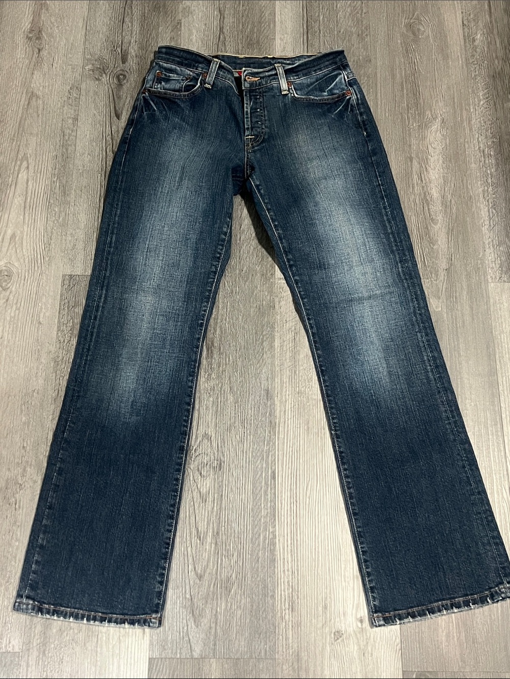 Lucky Brand woman’s mid rise jeans. / size 4